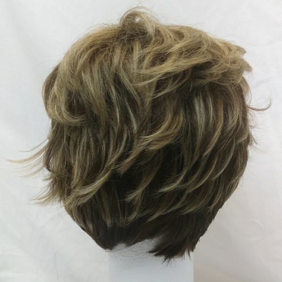 Wig with pixie cut size L with hairnet and bag. - Picture 4 of 7